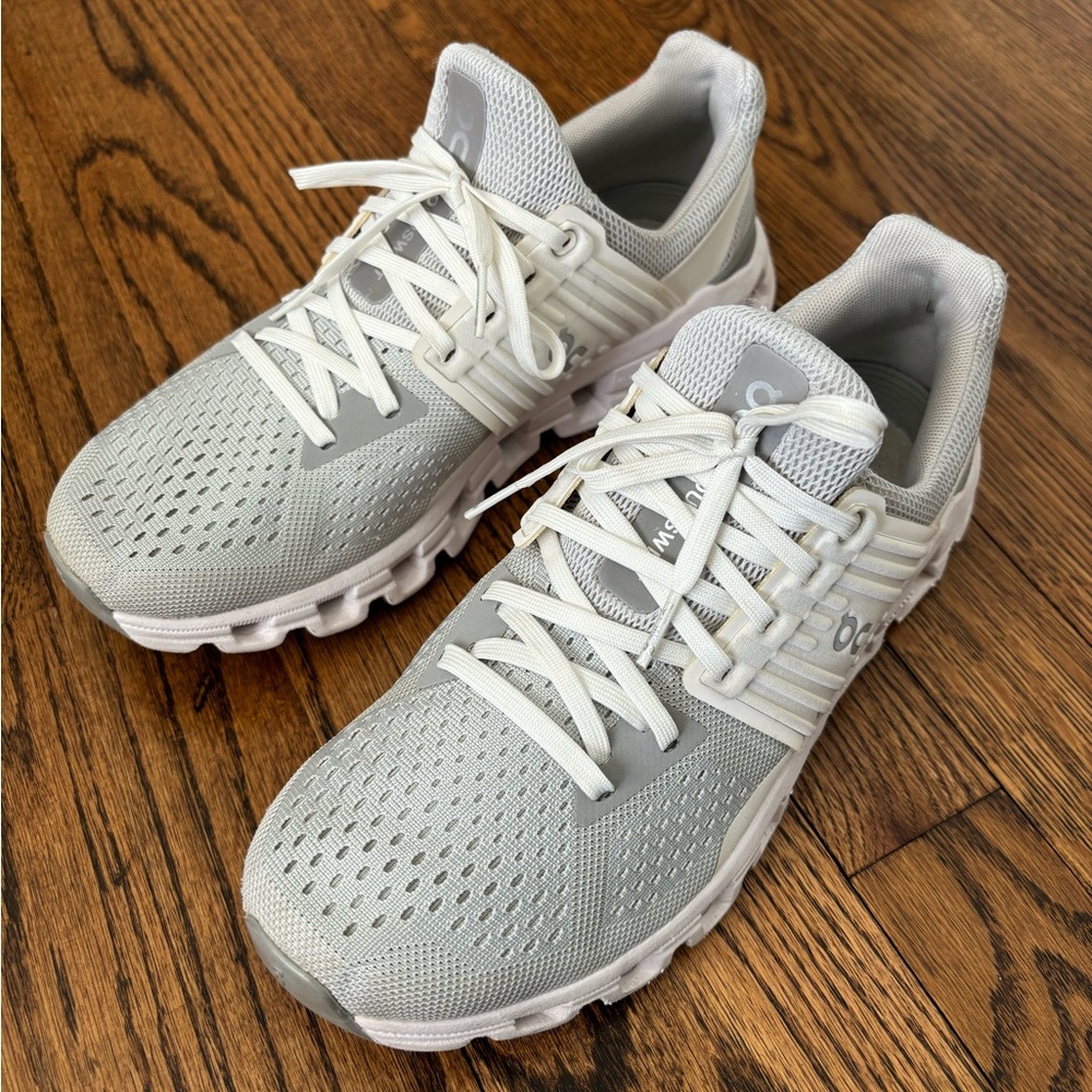 Women’s On Running - Cloudswift Size 9